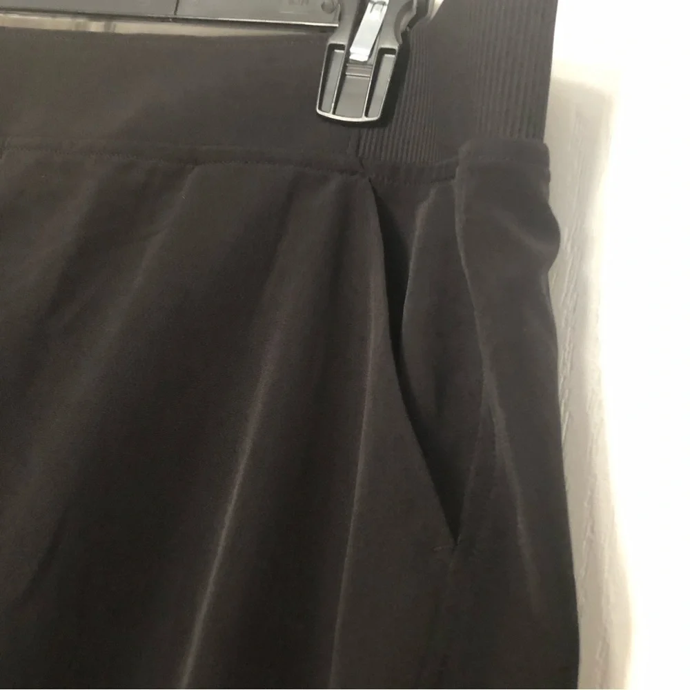 32 Degrees Cool Women’s Skort with Pockets Wide Waist Band
